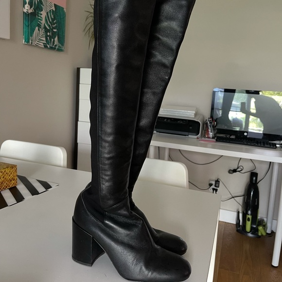Stuart Weitzman leather boots with heel - Picture 2 of 4